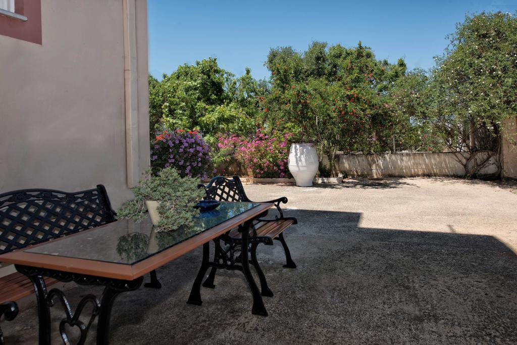 Kissamos Luxurious House Pensionat Rum bild